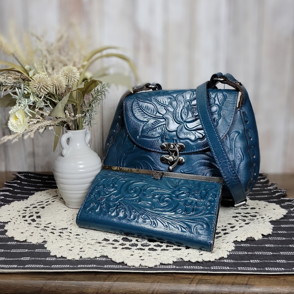 Patricia Nash Crossbody + Wallet EUC